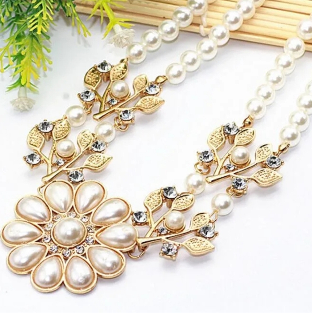 Gold-plated Crystal pearl flower necklace BOGO